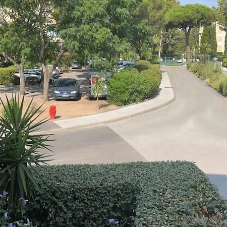 Spatieux T2 Avec Piscine Apartment *